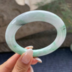 糯种飘绿花圆条手镯56.7圈      天然缅甸A货翡翠（yc421232）