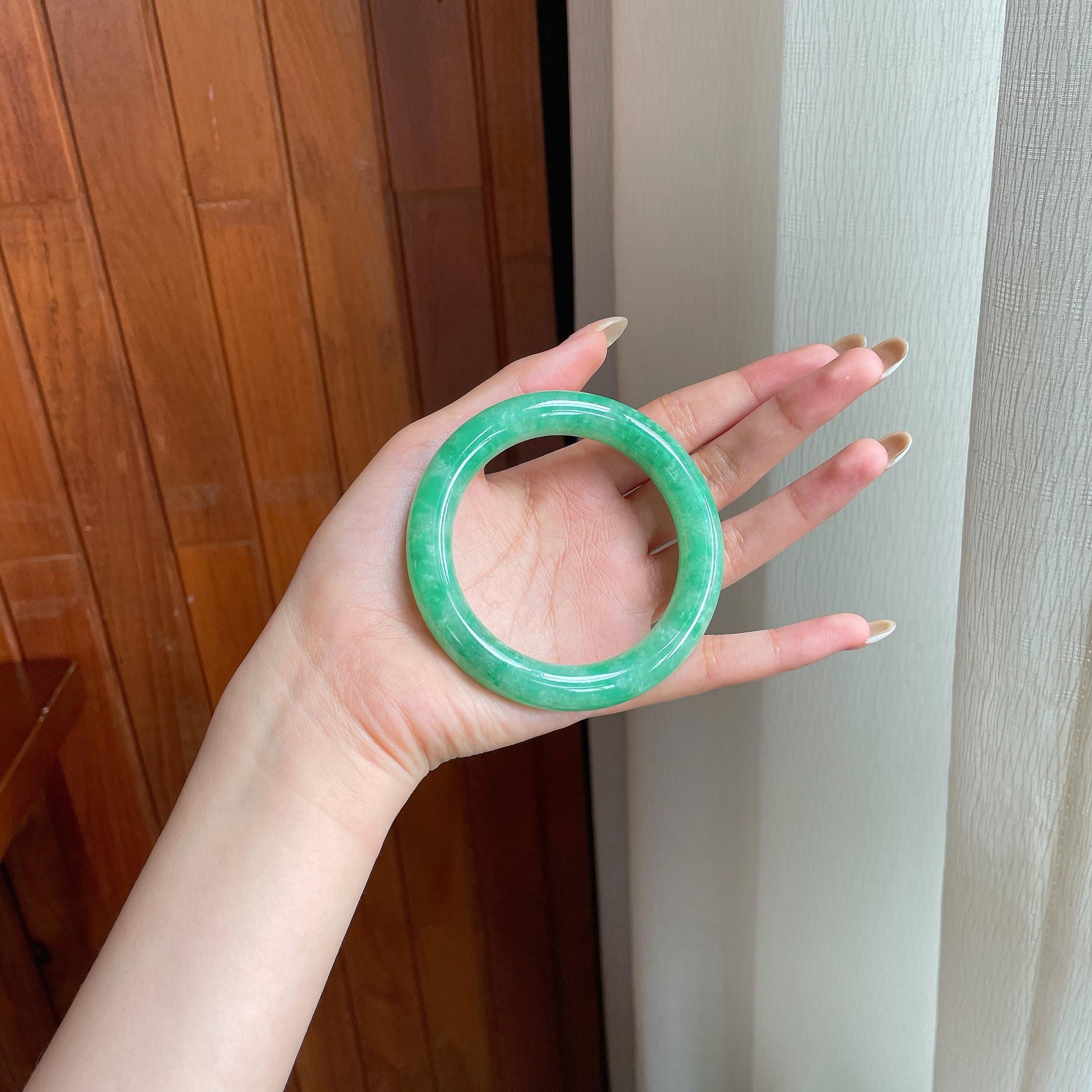 糯冰满绿翡翠圆条手镯（57.5mm)（yc419483）
