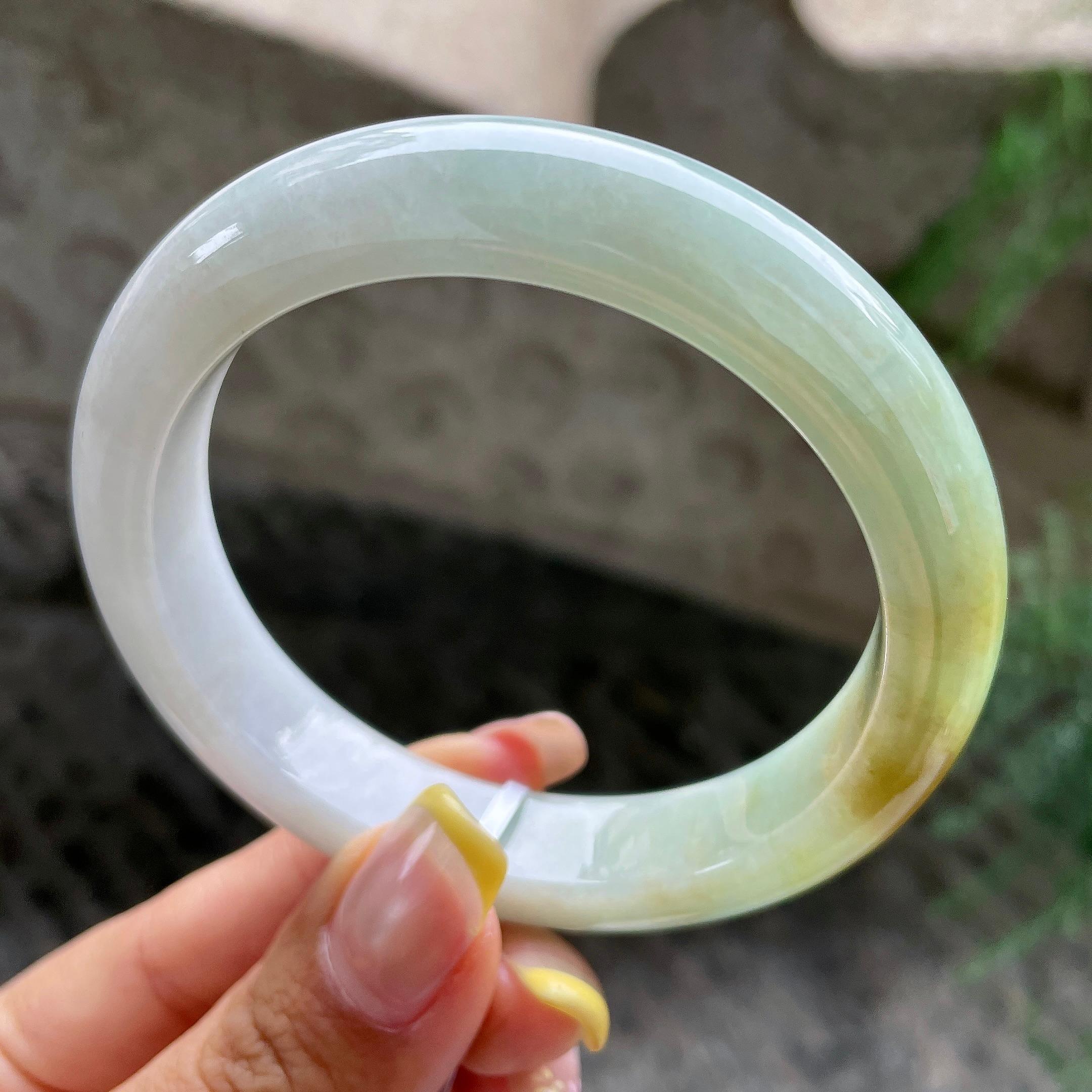 细糯种飘黄翡正圈平安镯57.1圈           天然缅甸A货翡翠（yc392729）