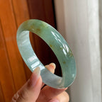 糯冰种湖水绿带黄翡翡翠平安镯（56mm）（yc216819）