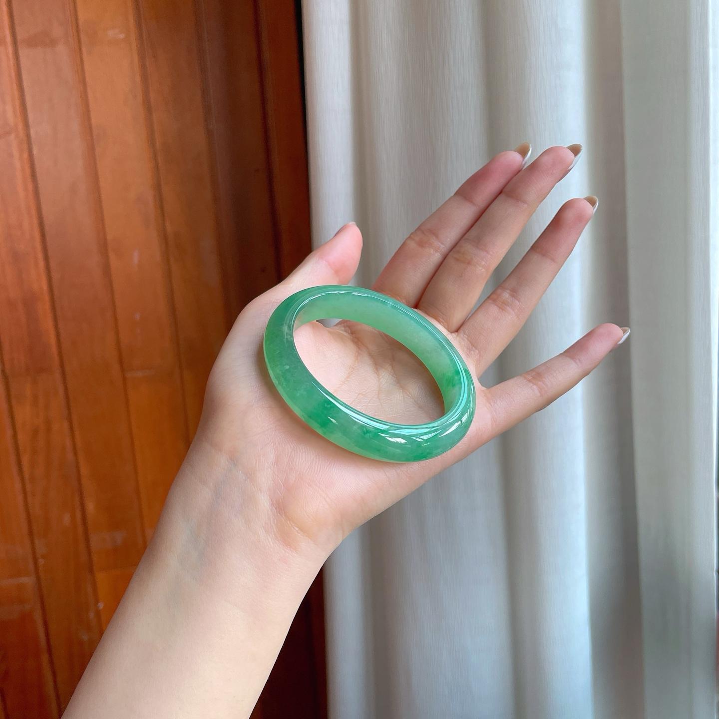 冰种满绿翡翠贵妃镯（54mm)（yc370381）
