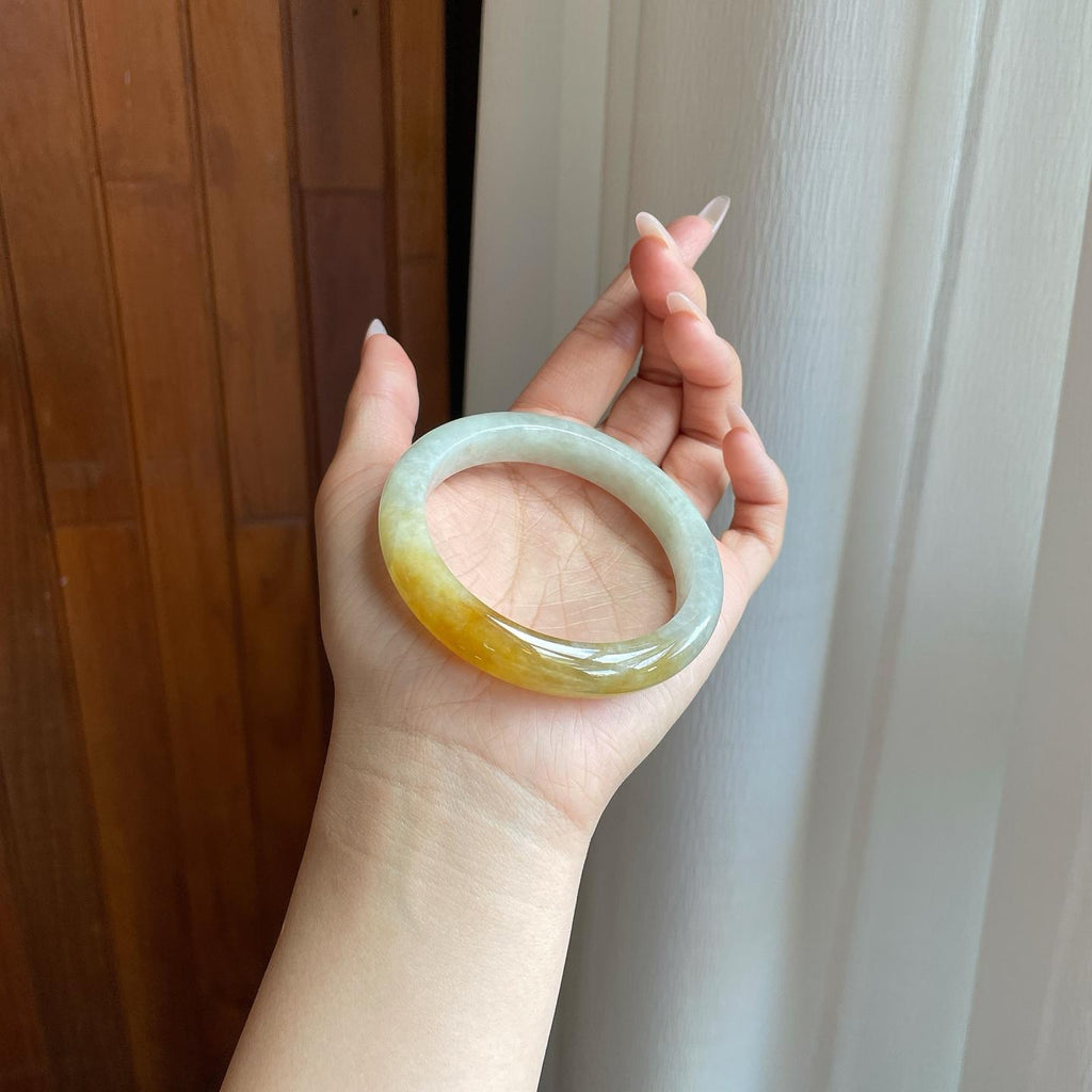 糯冰带黄翡翡翠平安镯（56.6mm）（yc272877）