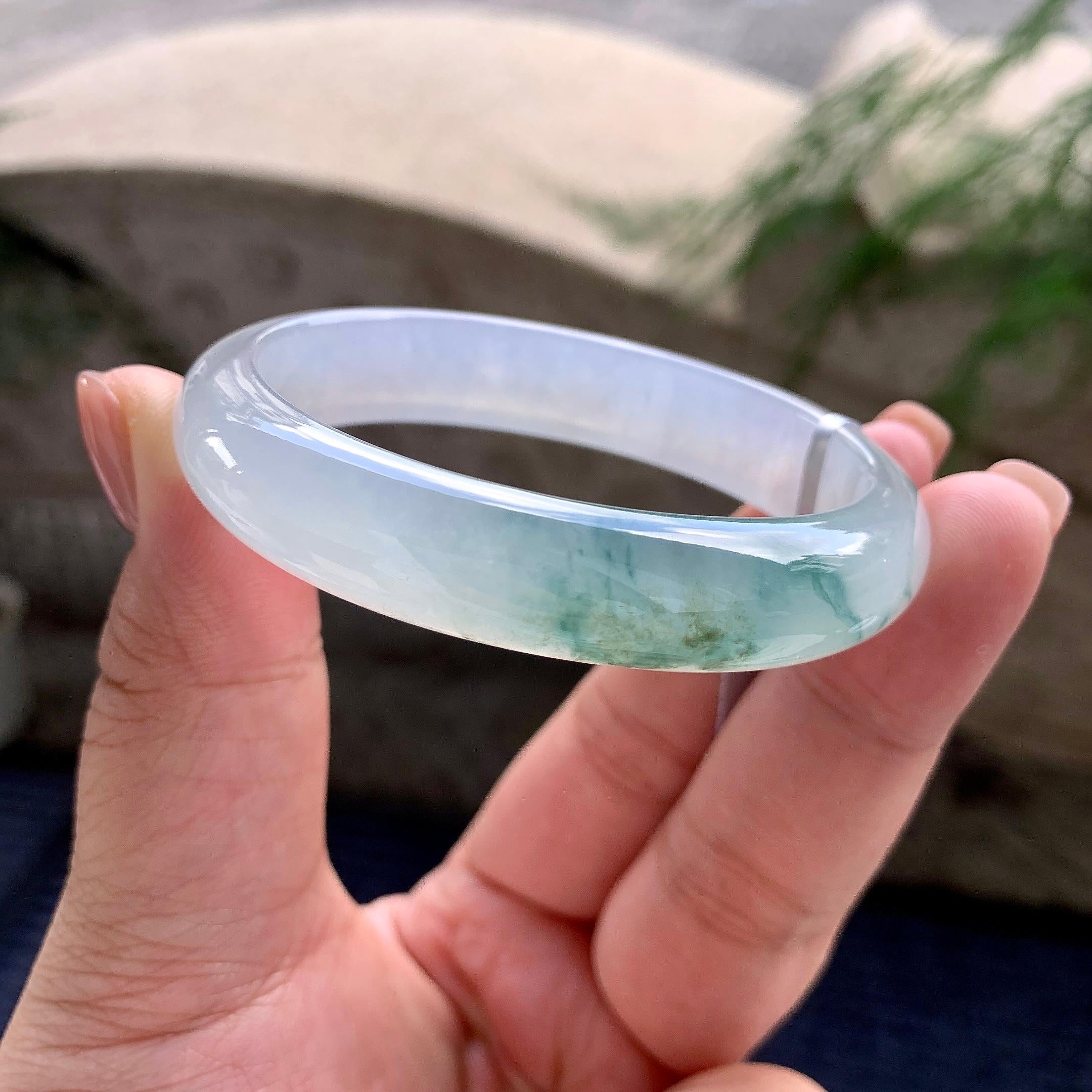 糯冰种飘蓝花贵妃手镯 53.8圈口 天然缅甸A货翡翠（yc483943）