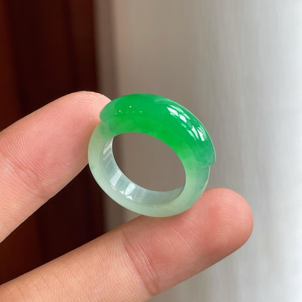冰种阳绿翡翠戒圈（yc249147）