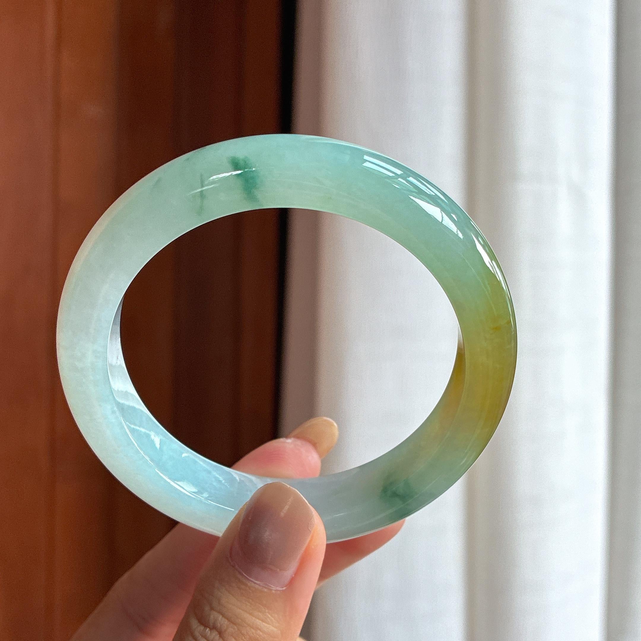 糯冰种黄翡特色飘花翡翠平安镯（yc431469）