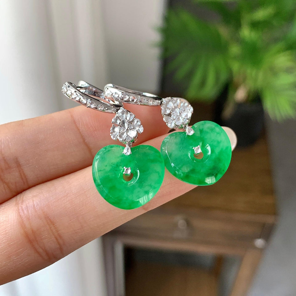 18K金钻镶糯冰种飘阳绿爱心耳坠（yc248200）