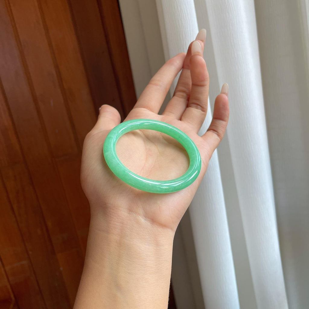 糯冰果绿翡翠圆条手镯（50.5mm）（yc274566）
