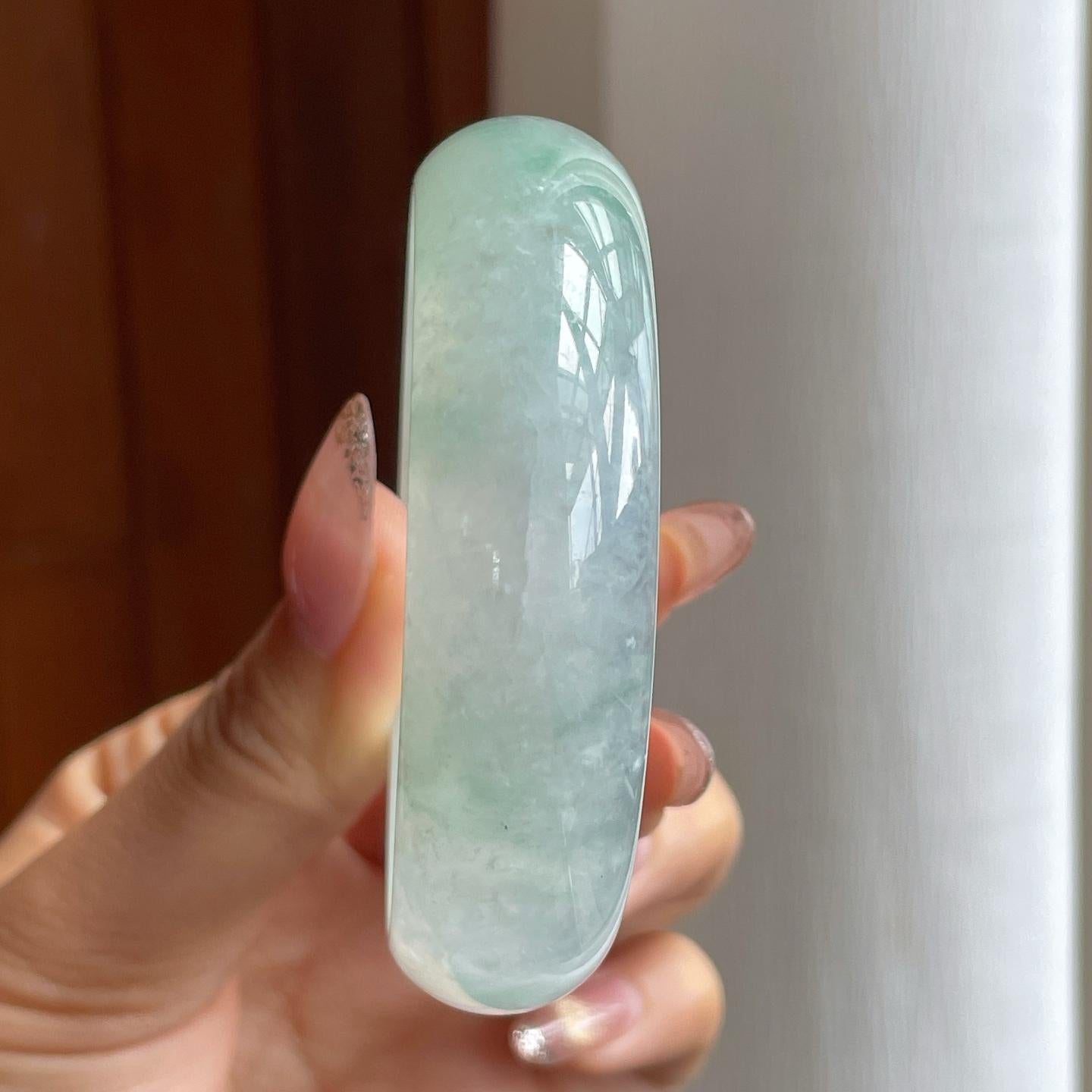 冰种飘绿花宽版翡翠手镯（55.7mm）（yc361775）