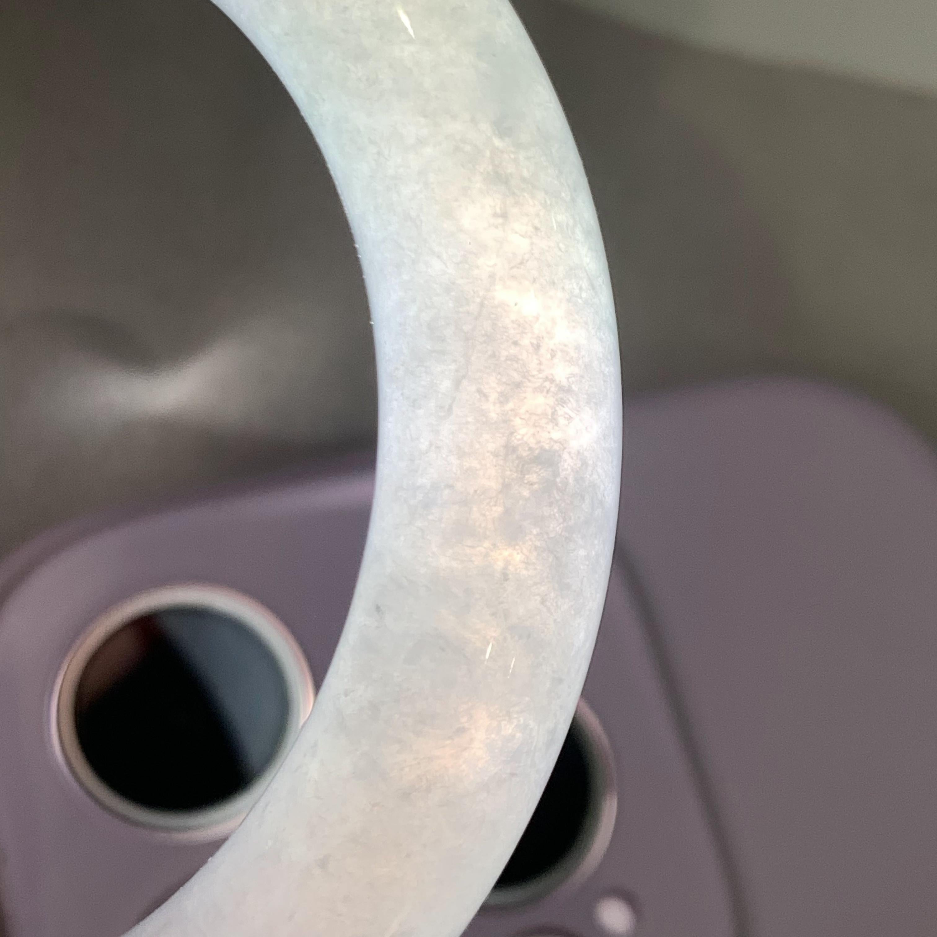 糯冰种淡春彩圆条手镯（56mm）（yc202367）