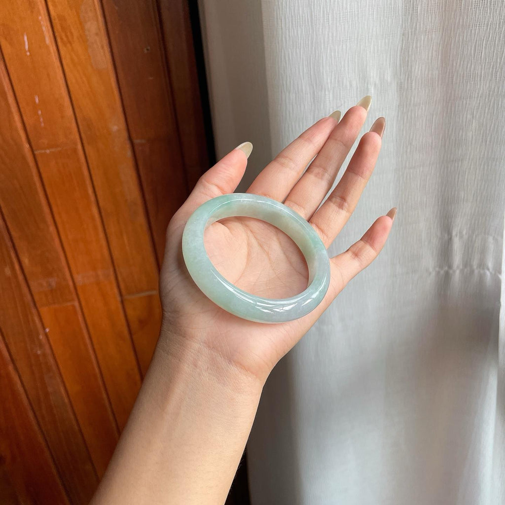 糯冰种晴底飘绿花翡翠平安镯（55.3mm）（yc216829）
