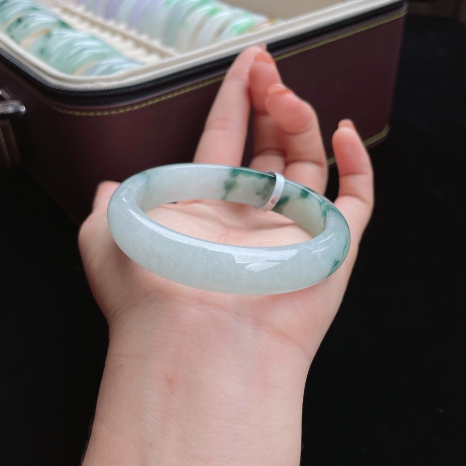 糯冰飘花正圈翡翠手镯（56mm）（yc017390）