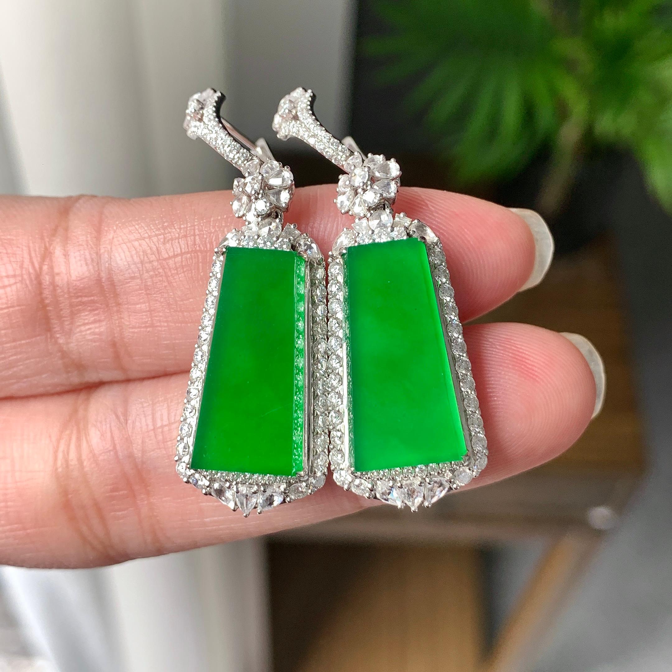 18K金钻镶糯冰种满绿无事牌耳坠（yc255598）