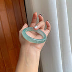冰玻种蓝底飘花翡翠贵妃镯（55.5mm）（yc277370）