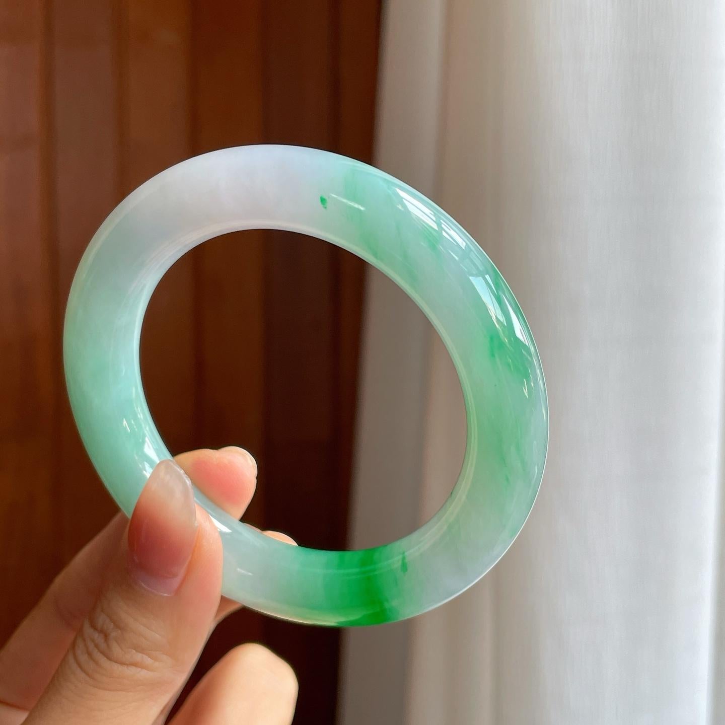 冰种带翠色翡翠圆条手镯（56mm）（yc329498）