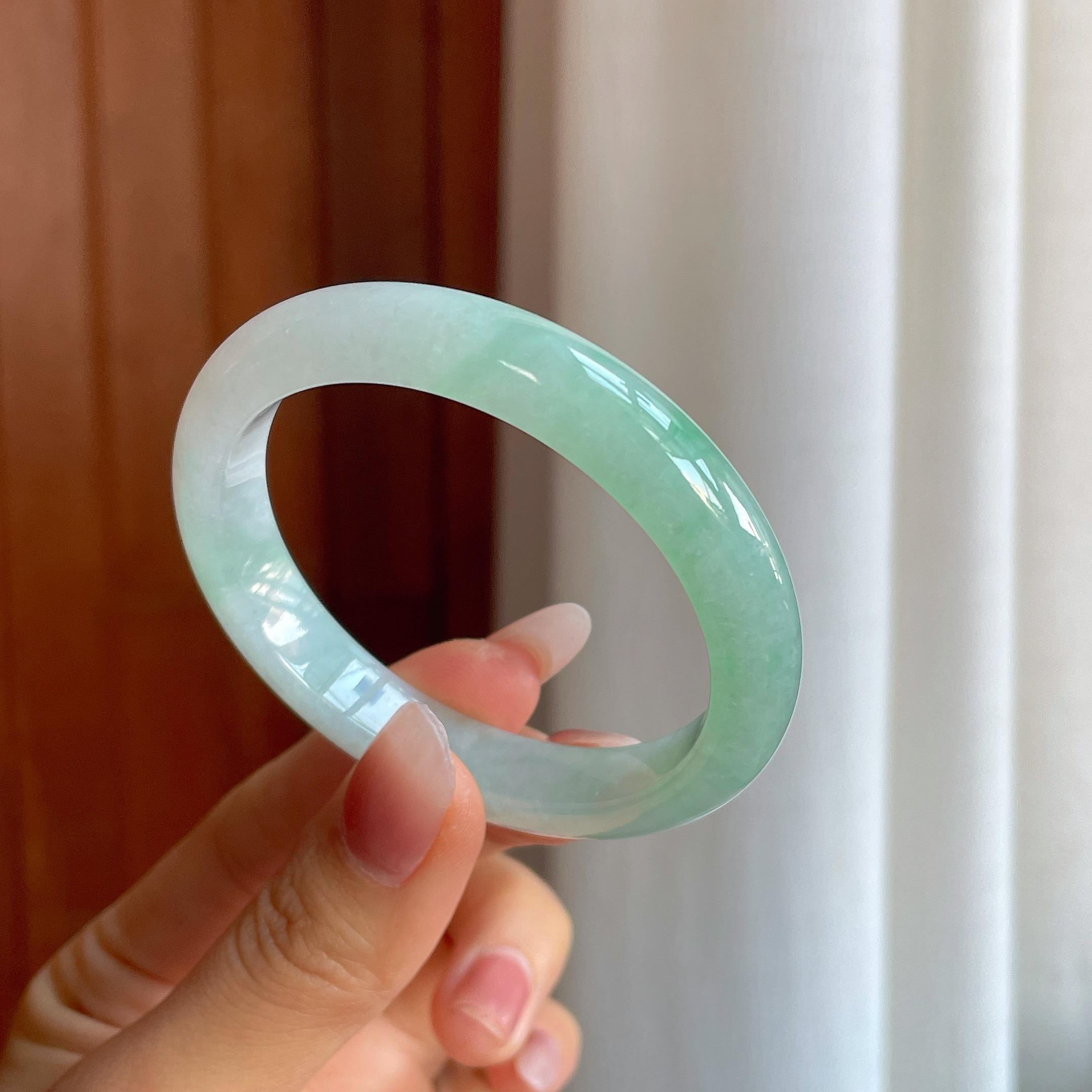 糯冰带色翡翠贵妃镯（53mm）（yc312055）