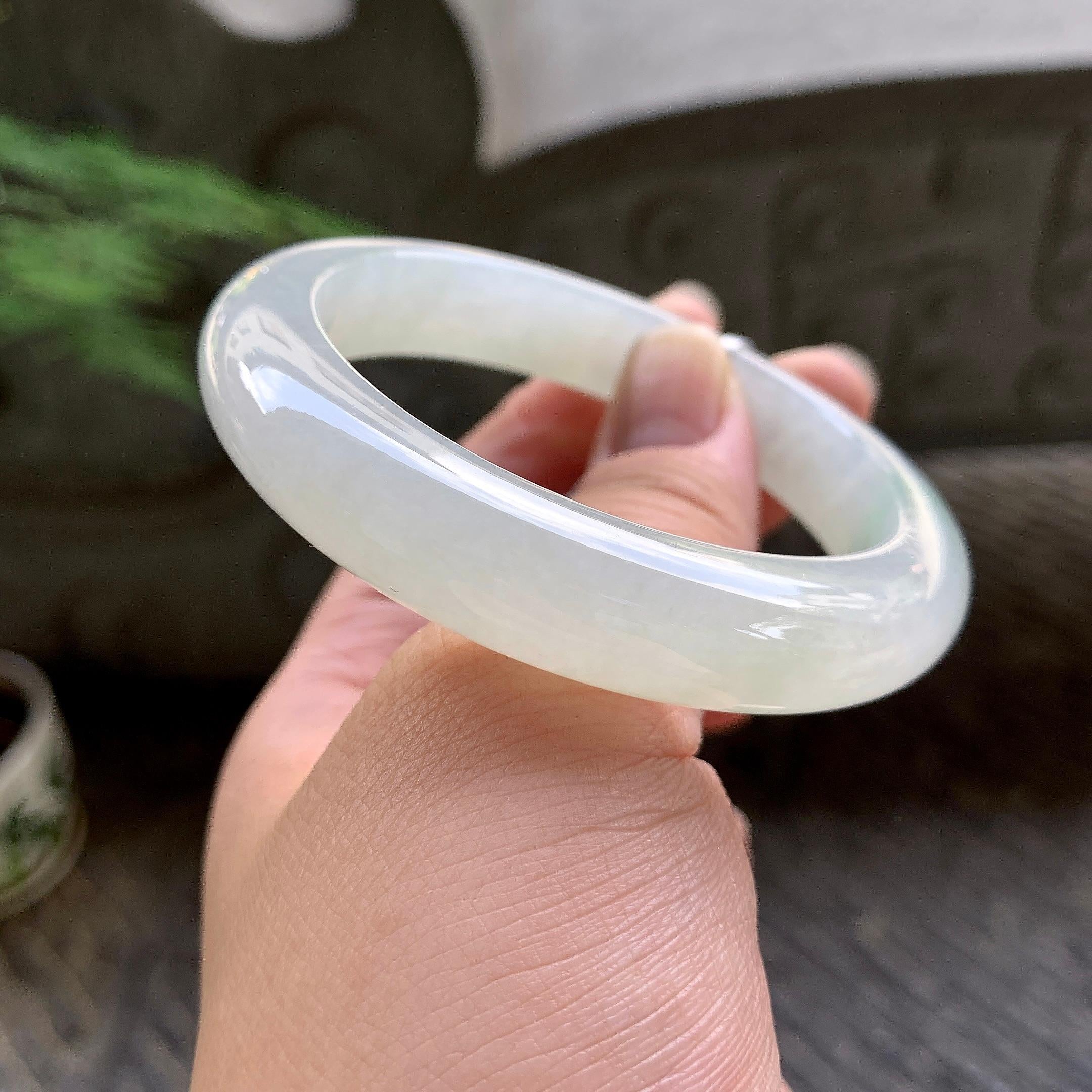 糯冰种飘绿平安镯（55.4mm）（yc195343）
