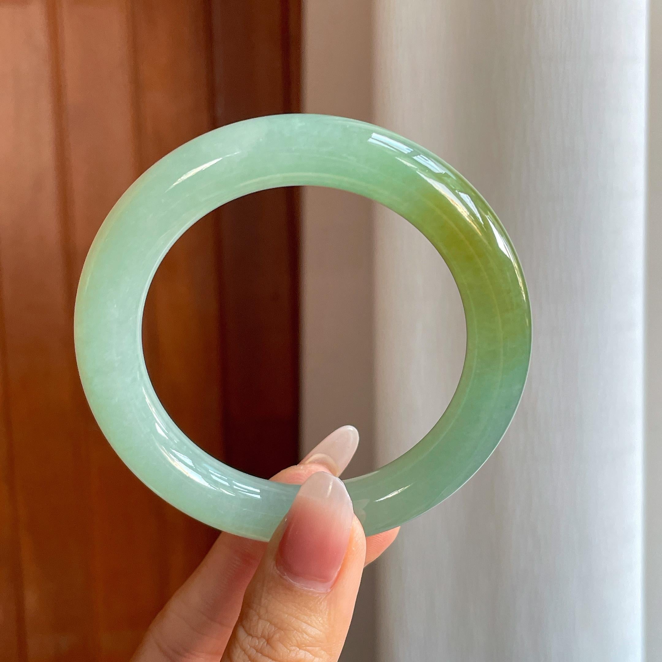 冰种晴底飘黄翡翠圆条手镯（57mm）（yc310284）