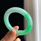 糯冰果绿翡翠圆条手镯（56.5mm）（yc329476）