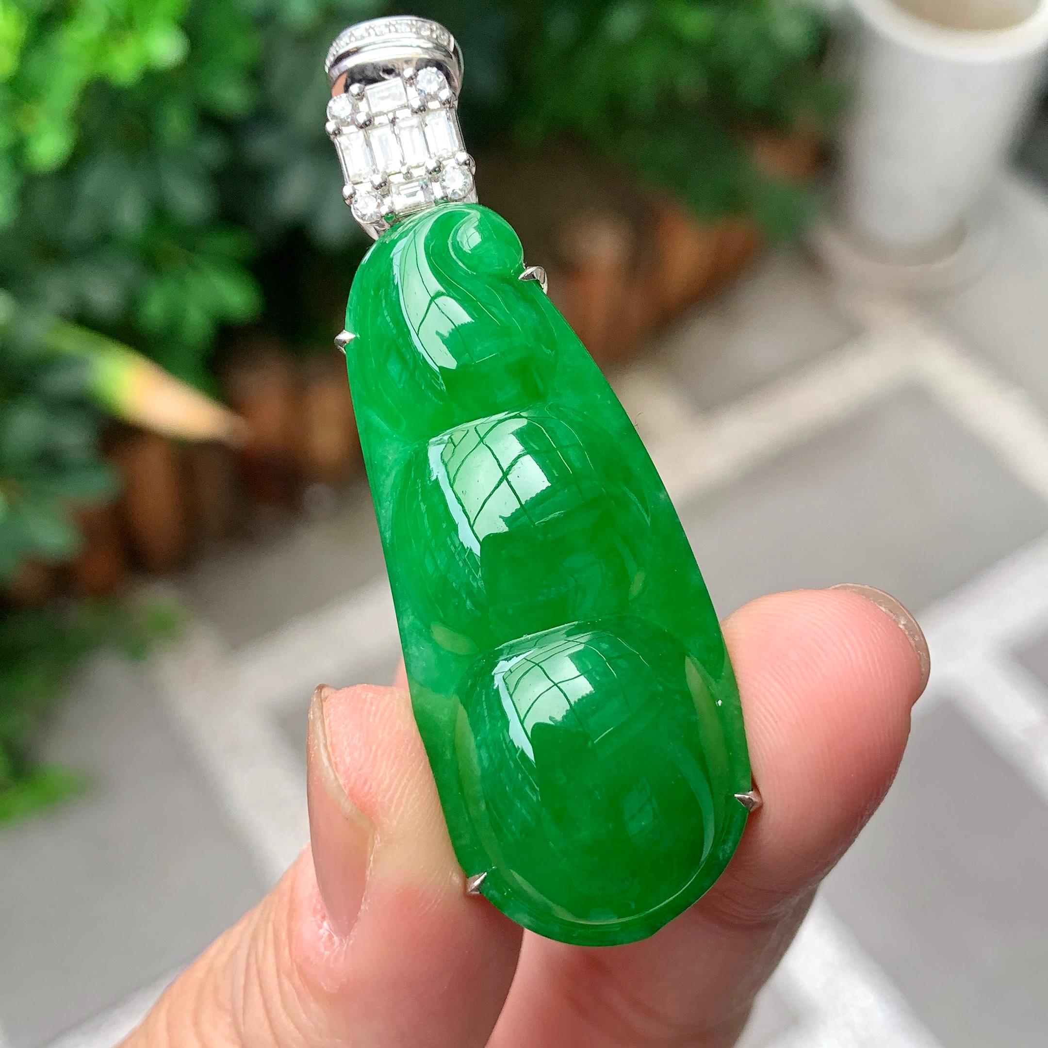 18K金钻镶糯冰种满绿福豆吊坠（yc261204）