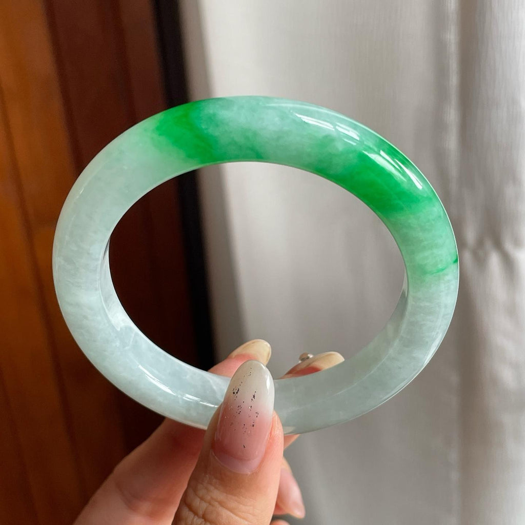 糯种白底青带色翡翠平安镯（54mm）（yc223453）