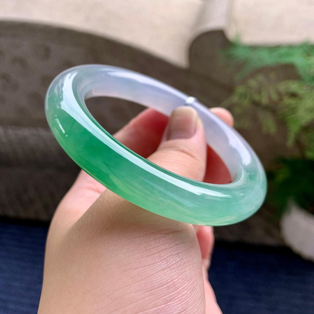 糯冰种淡春彩圆条手镯（56mm）（yc233911）