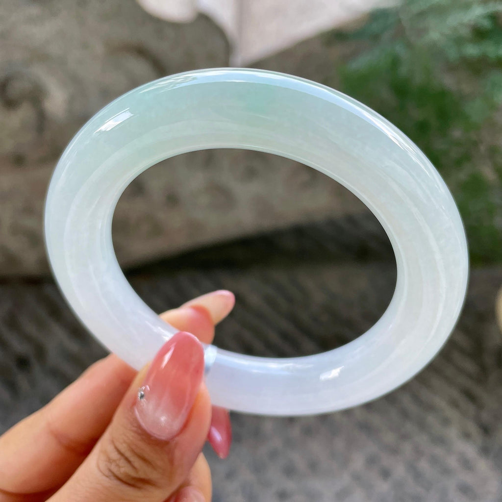 胖圆条     糯冰种飘绿圆条手镯56.6圈      天然缅甸A货翡翠（yc431593）