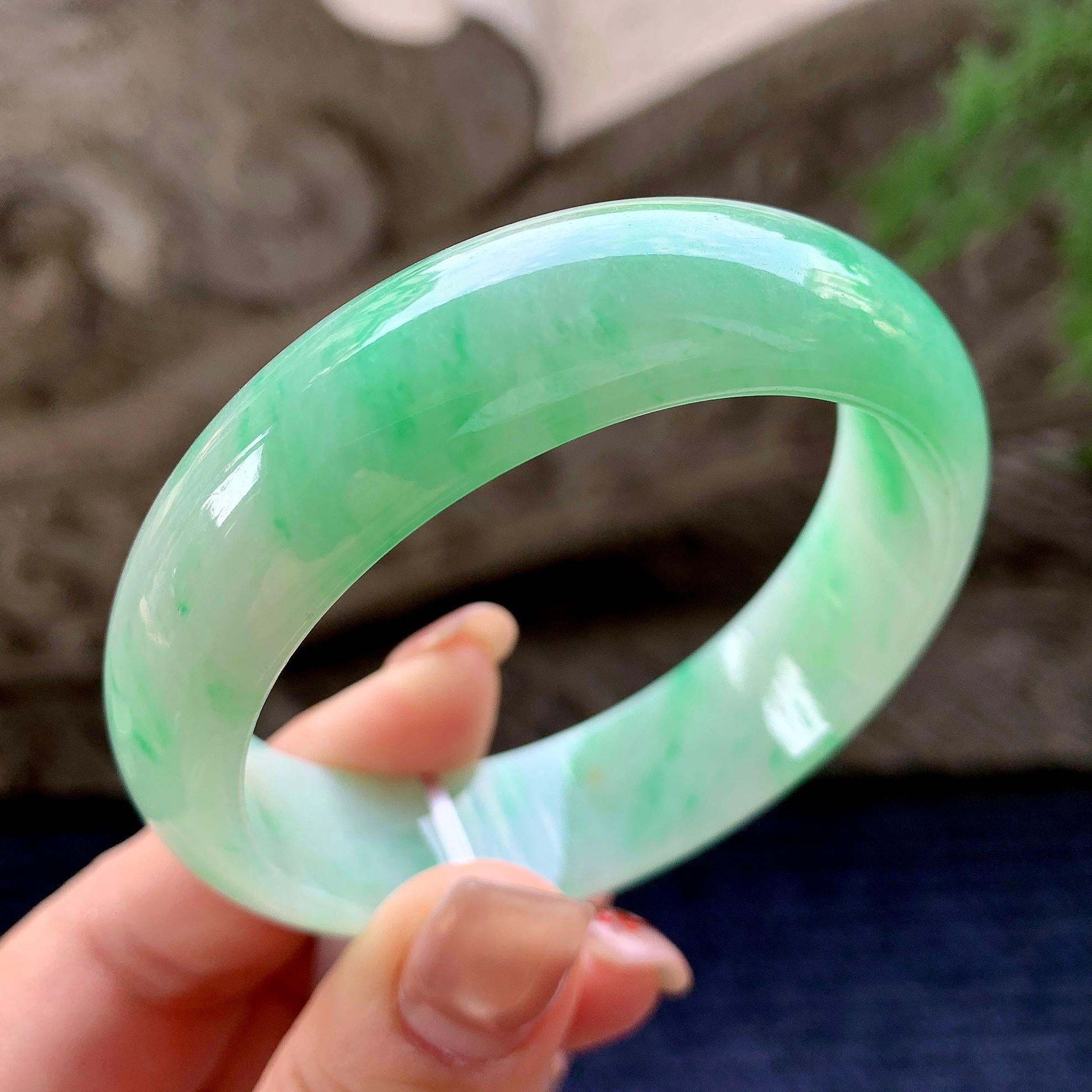 细糯种飘绿花宽版轮胎手镯 54.7圈口 天然缅甸A货翡翠（yc357743）