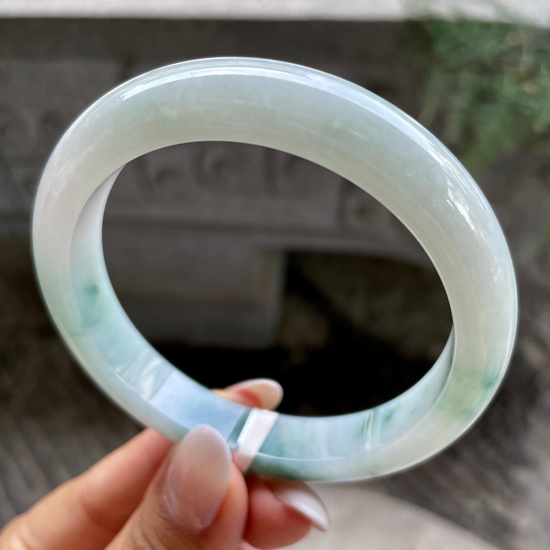 大圈口      细糯种飘花正圈平安镯   61.1圈     天然缅甸A货翡翠（yc407867）