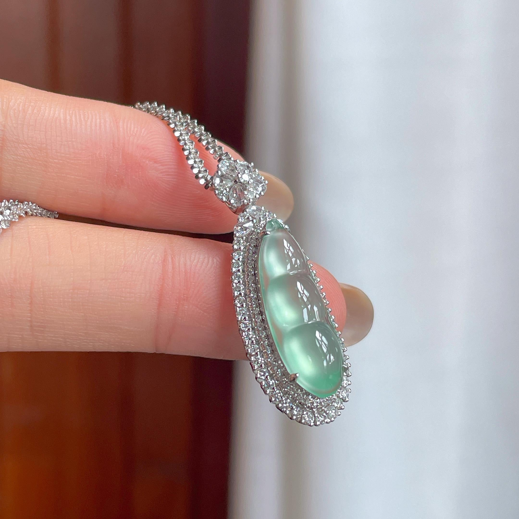 18k金钻镶冰玻种晴底翡翠豆子（yc428111）