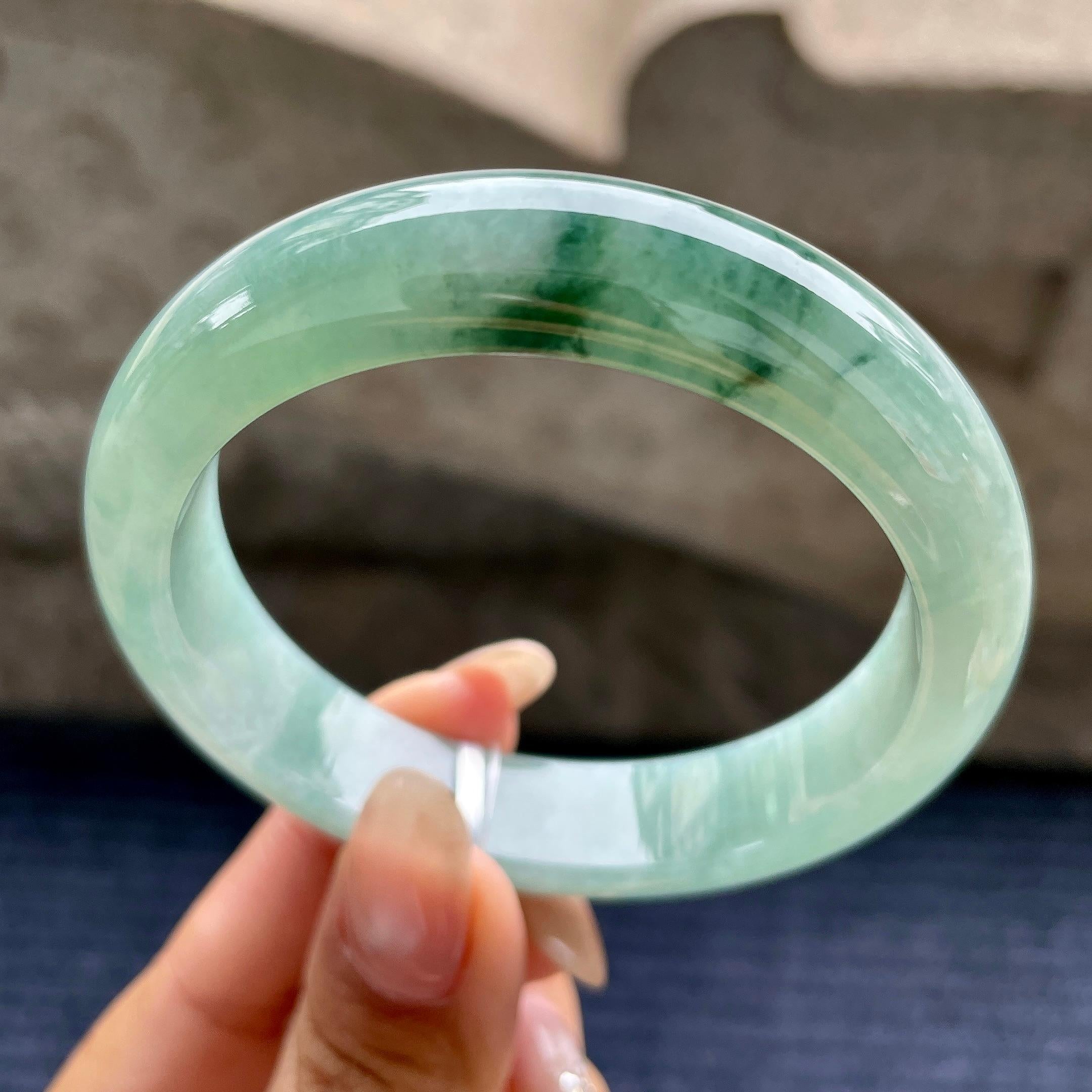 糯冰种飘蓝花正圈平安镯56mm  天然缅甸A货翡翠（yc345817）