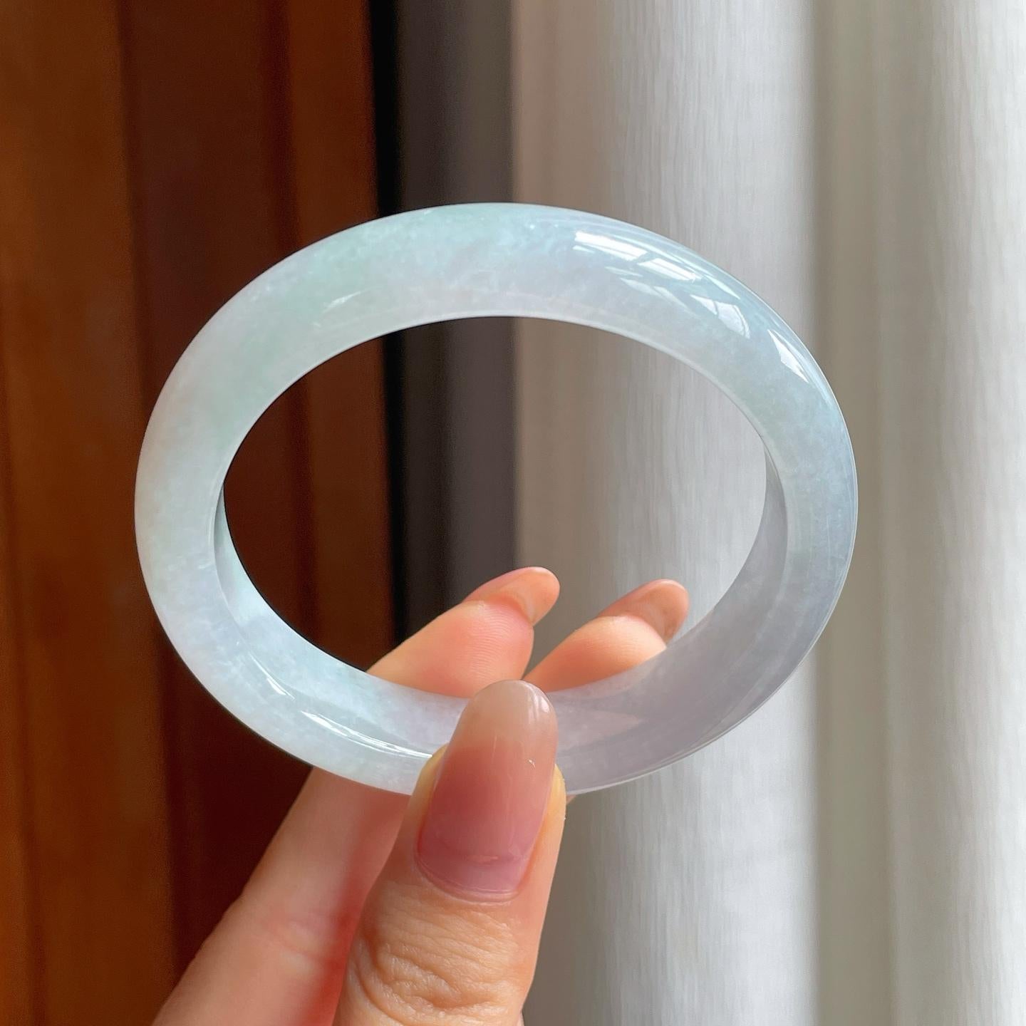 糯冰淡底色翡翠贵妃镯（53.7mm）（yc358327）