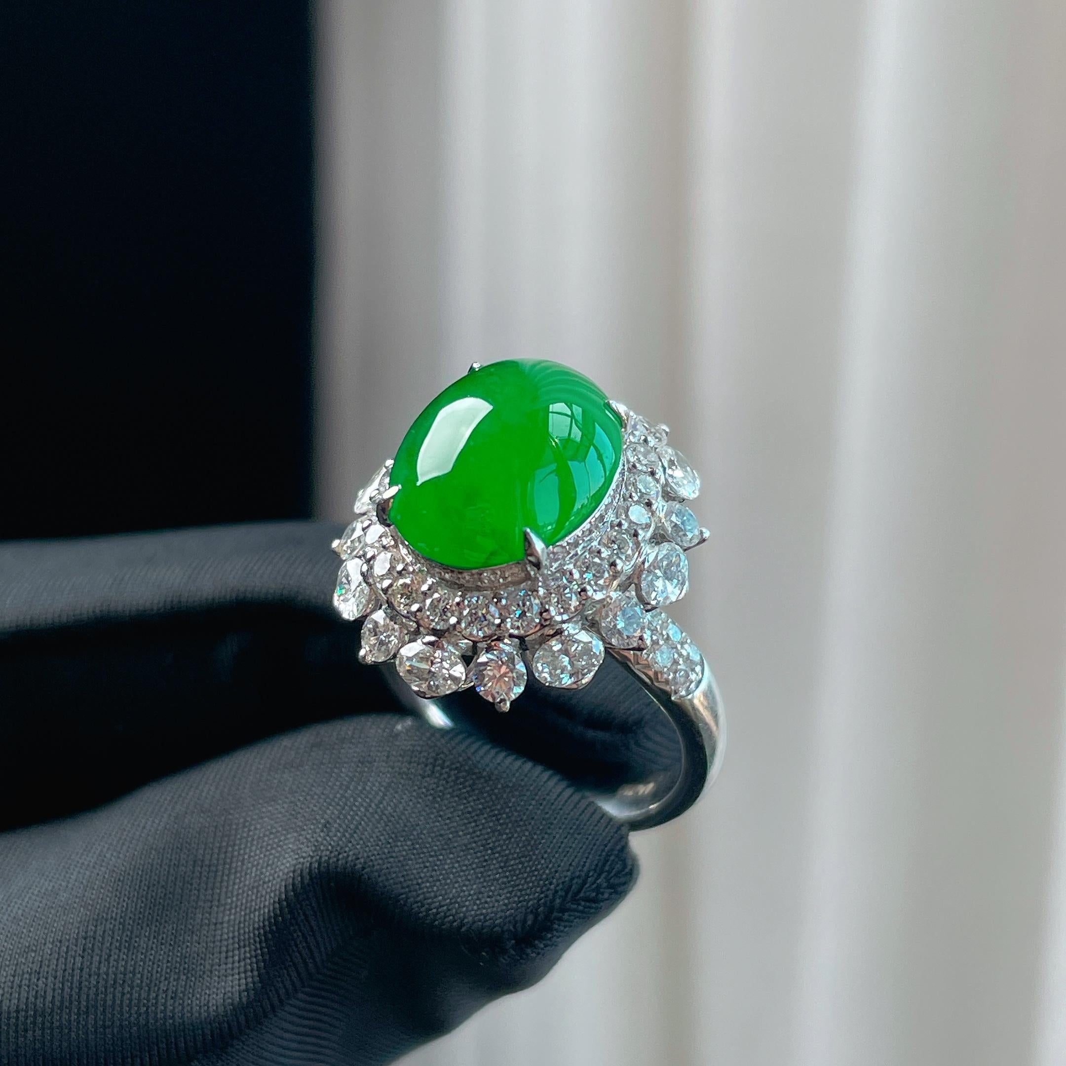 18k金钻镶冰种满绿翡翠蛋面戒指（yc344506）