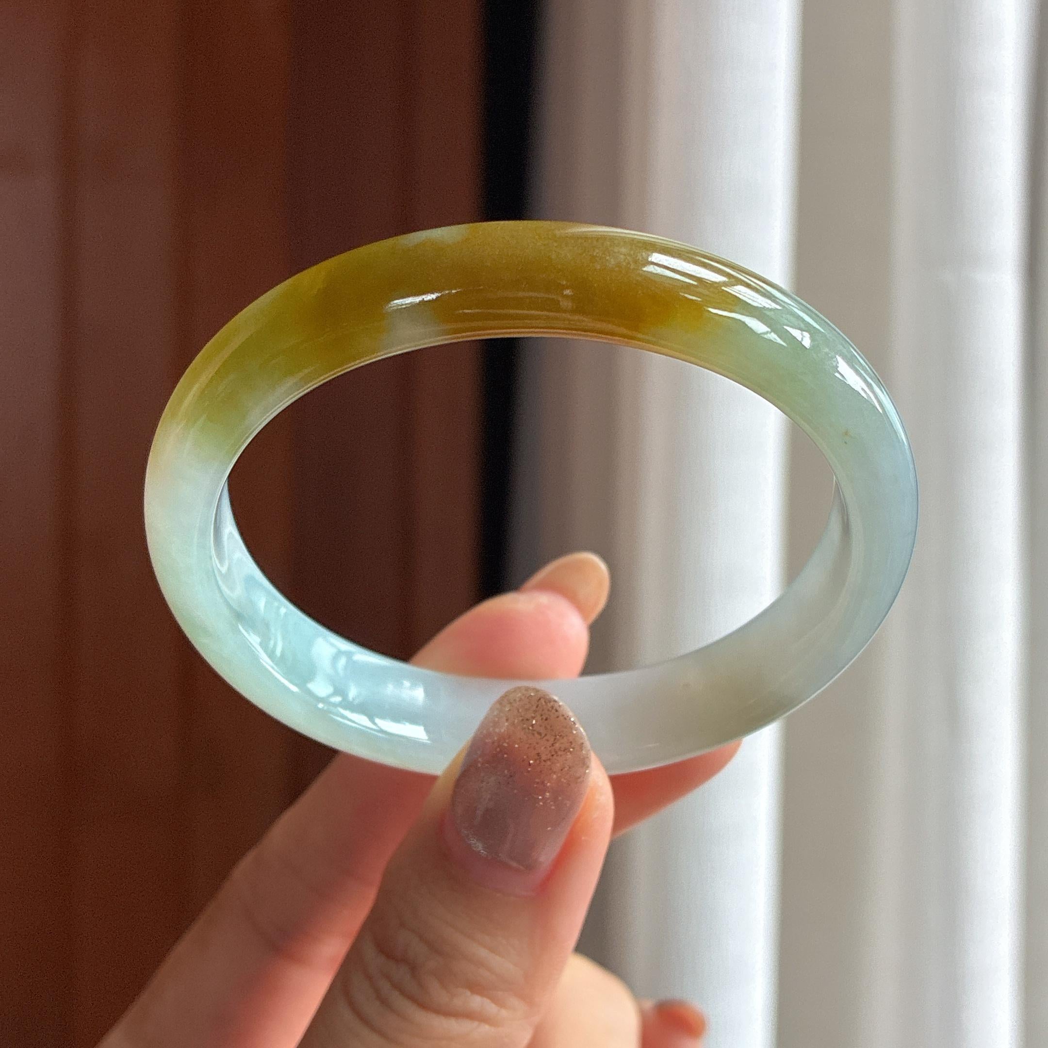 Vòng tay Hoàng phi ngọc phỉ thúy đặc sắc màu vàng băng tuyết 55 vòng Ngọc phỉ thúy tự nhiên loại A Myanmar (yc451497)