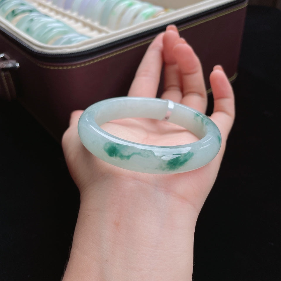 糯冰飘花正圈 翡翠手镯（56mm）（yc017392）