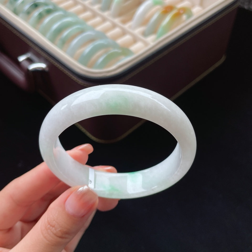 细糯白底青翡翠手镯（57.8mm）（yc017176）
