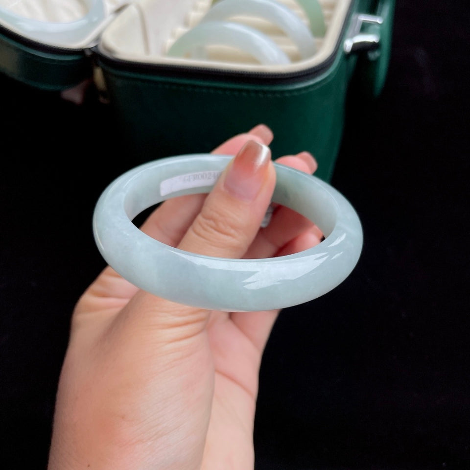 糯冰飘蓝花正圈翡翠手镯（57mm）（yc017164）