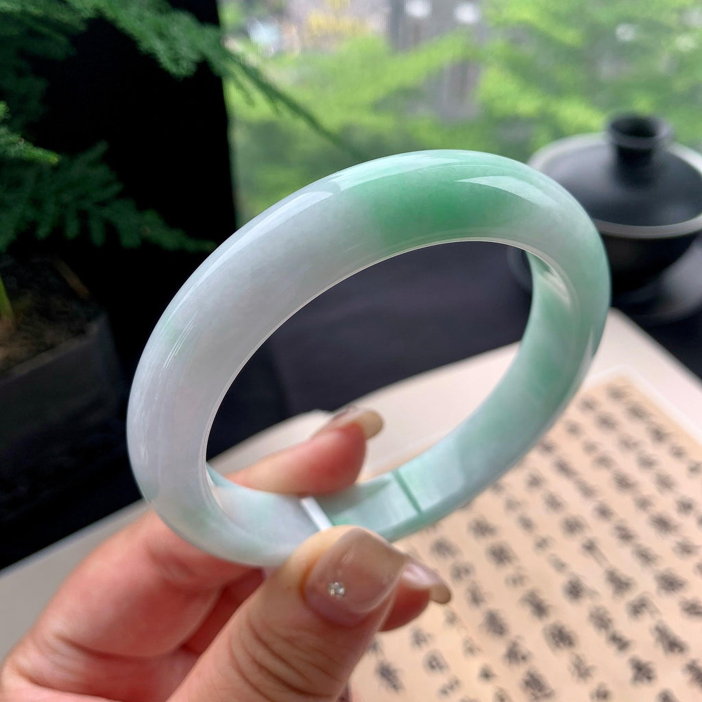大圈口 细糯种晴底飘绿正圈平安镯 60圈口 天然缅甸A货翡翠（yc473056）