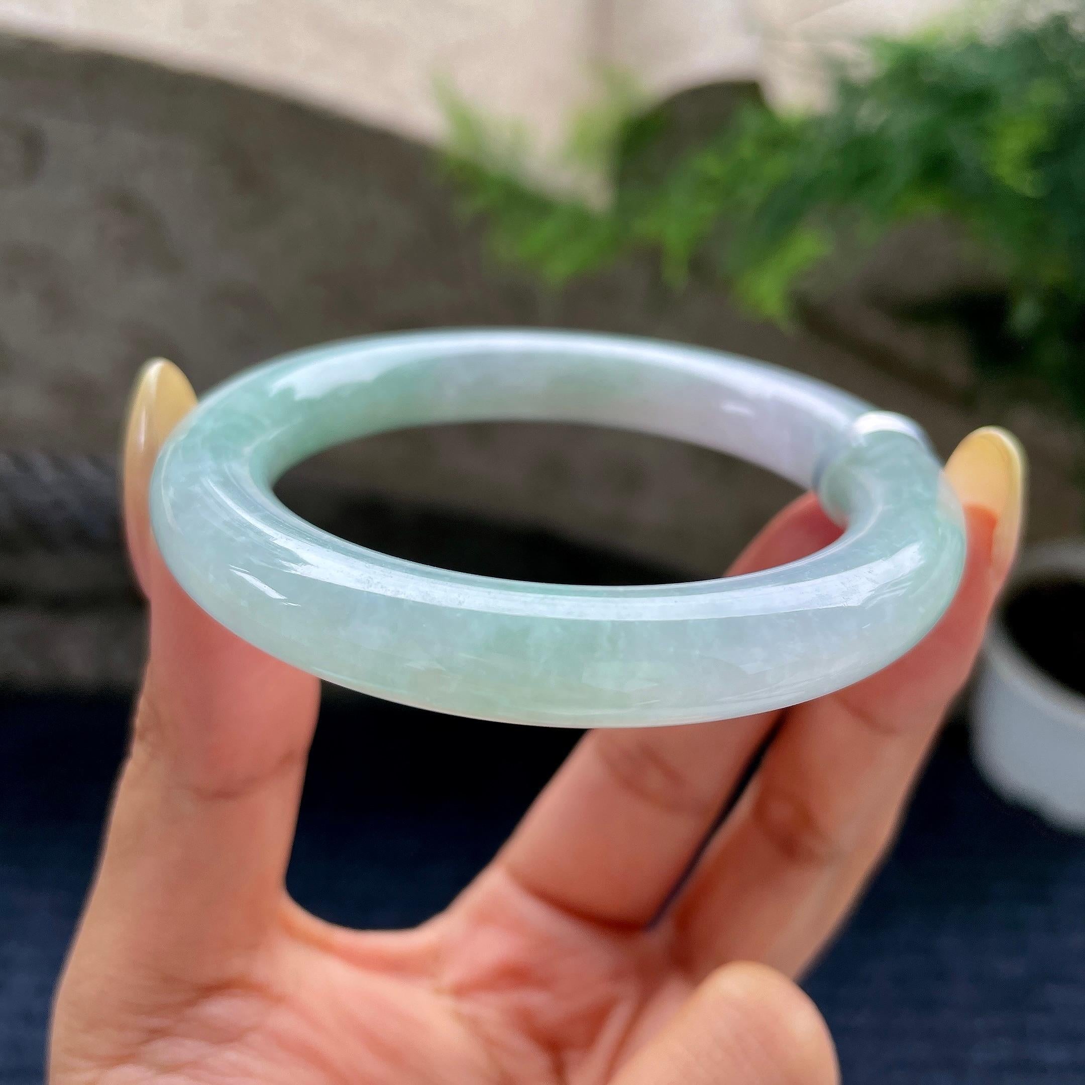 小圈口 细糯种带底色圆条手镯53.8圈 天然缅甸A货翡翠（yc489138）