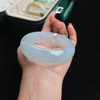 冰种蓝底飘花宽版正圈翡翠手镯（60.5mm）（yc017035）