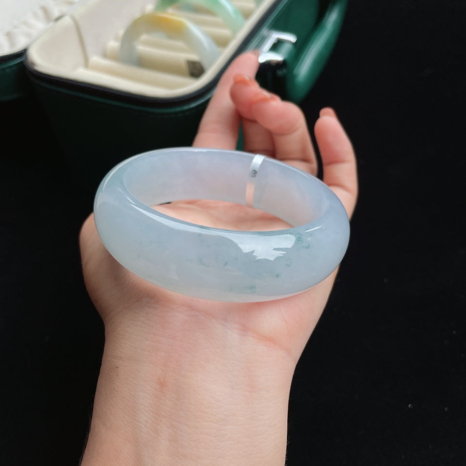 冰种蓝底飘花宽版正圈翡翠手镯（60.5mm）（yc017035）
