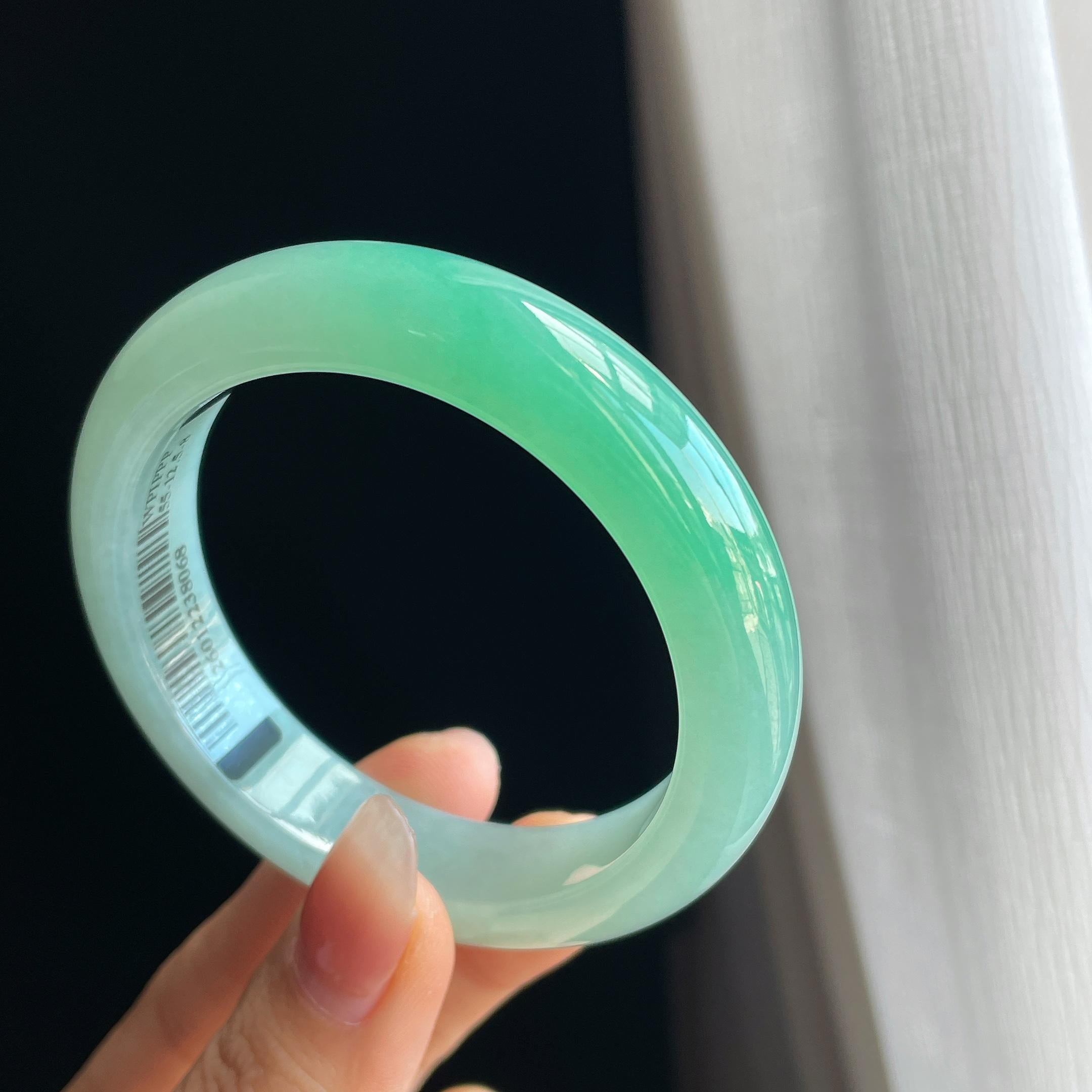 糯冰种果绿翡翠平安镯（54.6mm)（yc323169）