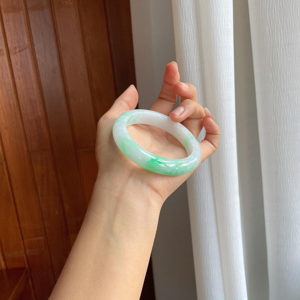 糯冰白底青翡翠平安镯（57.5mm）（yc318625）