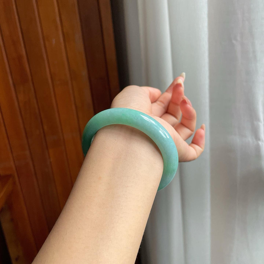 糯冰种带色翡翠平安镯（56mm）（yc207393）