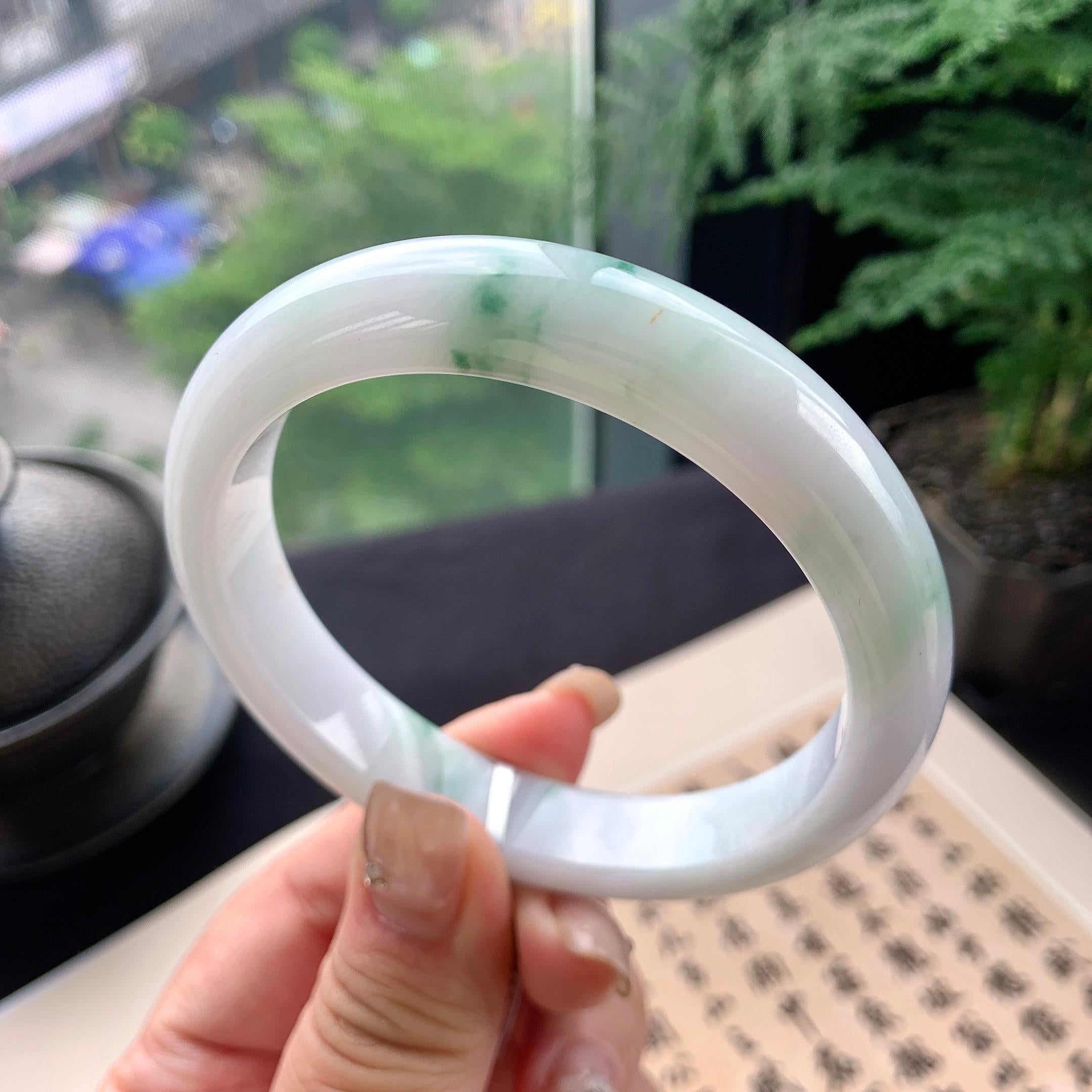 大圈口 细糯种飘绿花洒金正圈平安镯 61.2圈口 天然缅甸A货翡翠（yc477604）