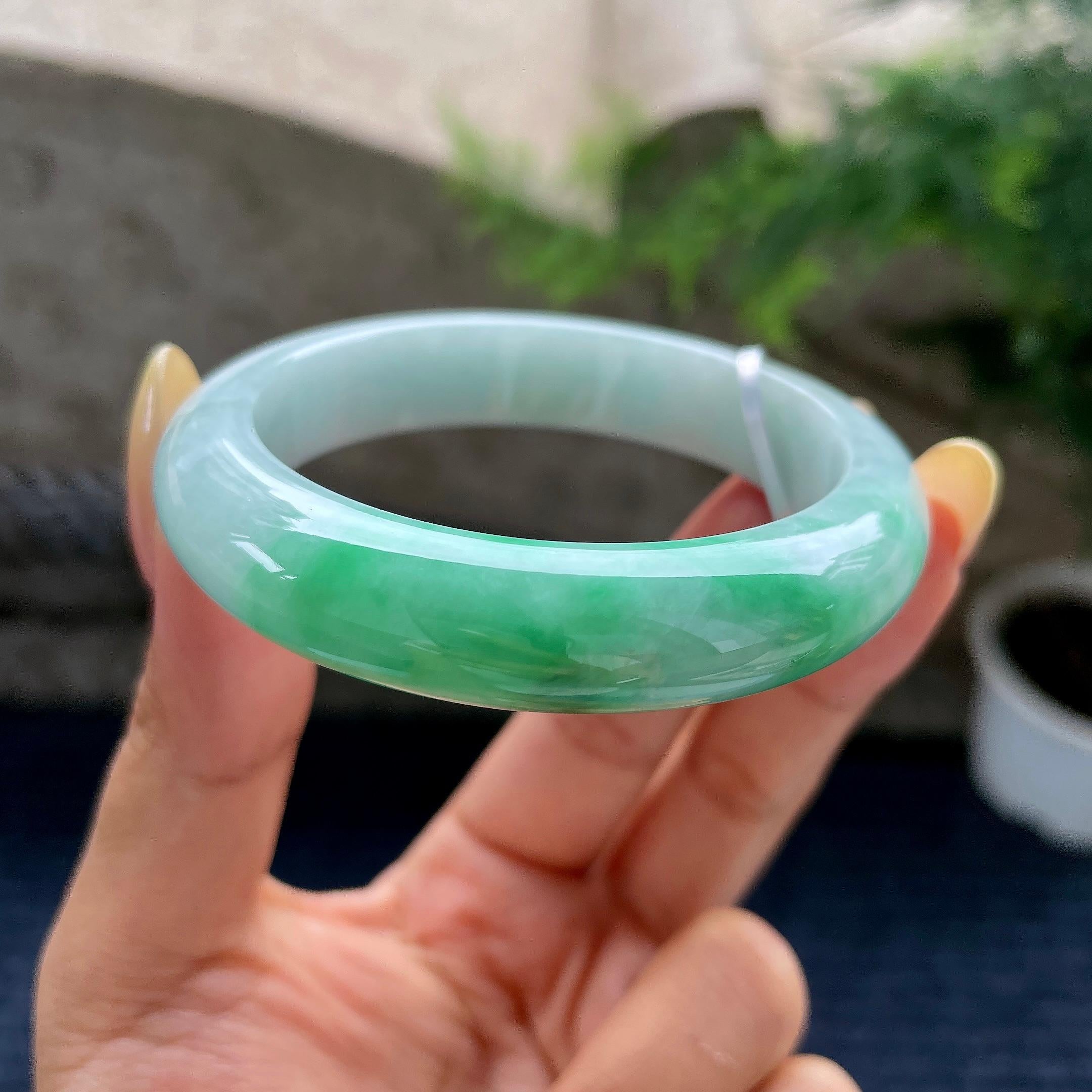 小圈口 细糯种飘翠绿正圈平安镯53圈 天然缅甸A货翡翠（yc489139）