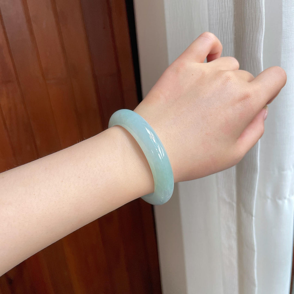 糯冰晴底翡翠平安镯 52圈（yc434908）