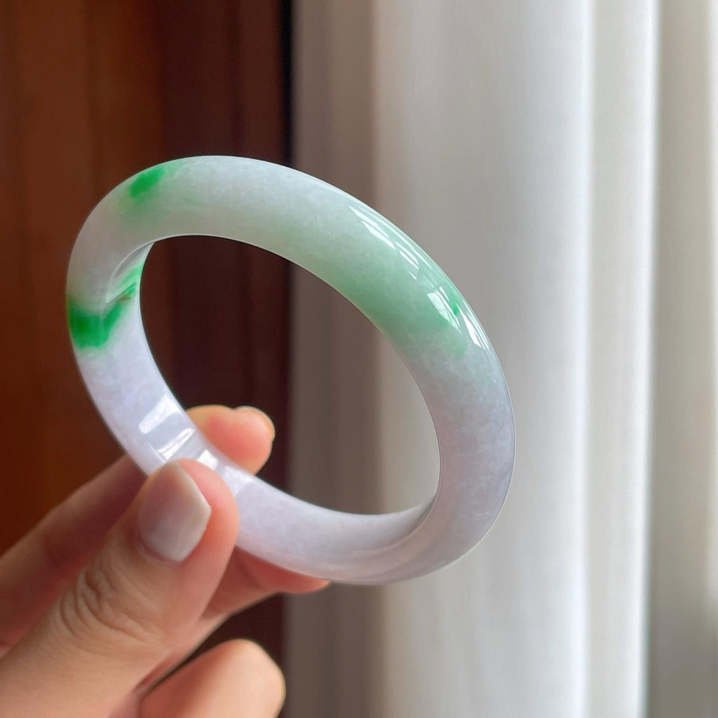 糯冰淡春底带色翡翠平安镯（53.8mm）（yc249157）