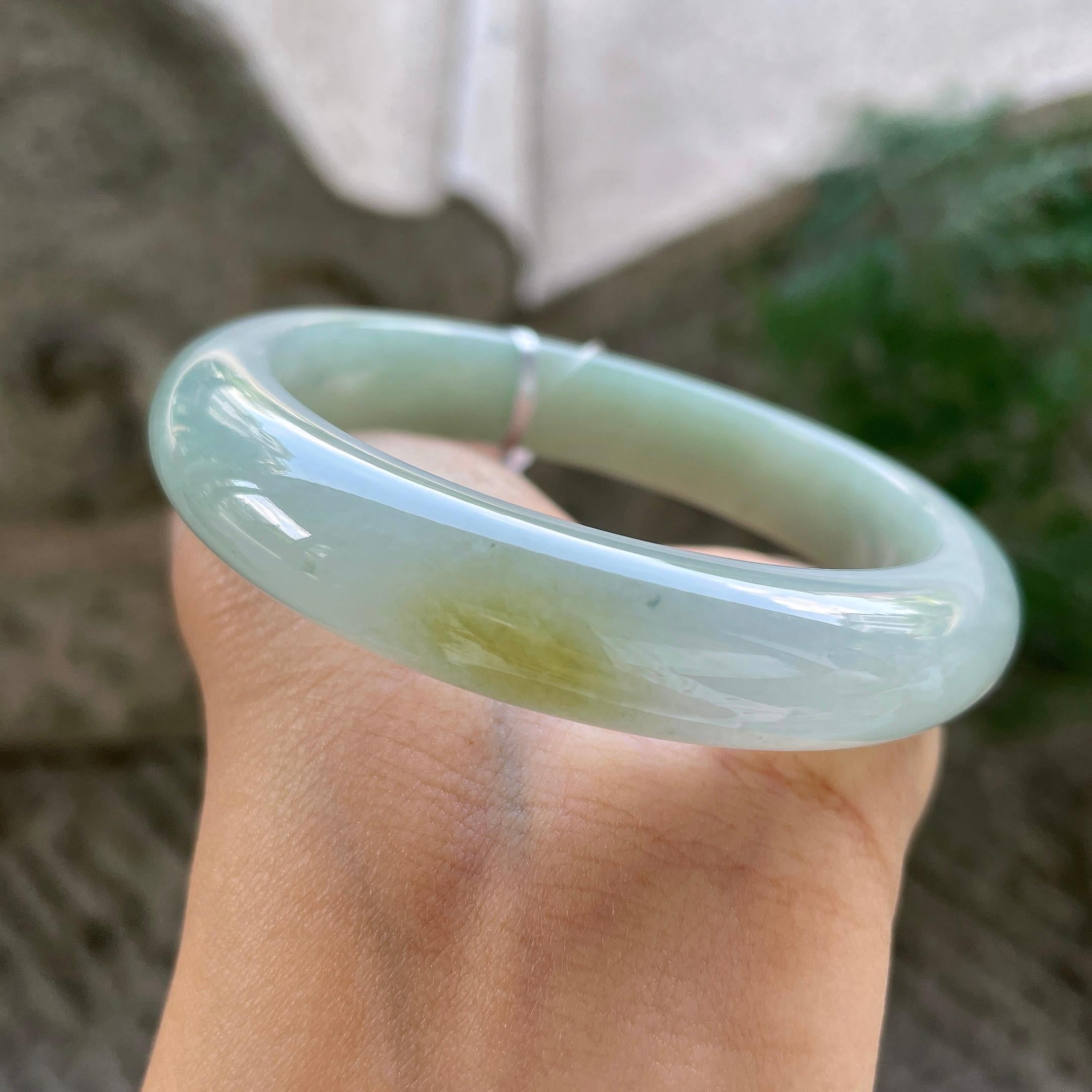 大圈口        细糯种晴底飘黄翡正圈平安镯58.2圈       天然缅甸A货翡翠（yc431606）
