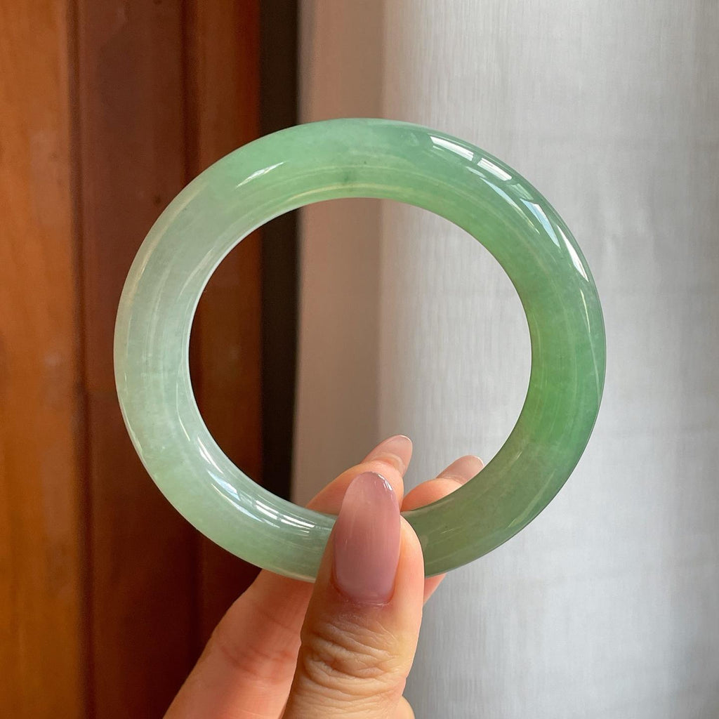 糯冰湖水绿翡翠圆条手镯（55.8mm）（yc284557）