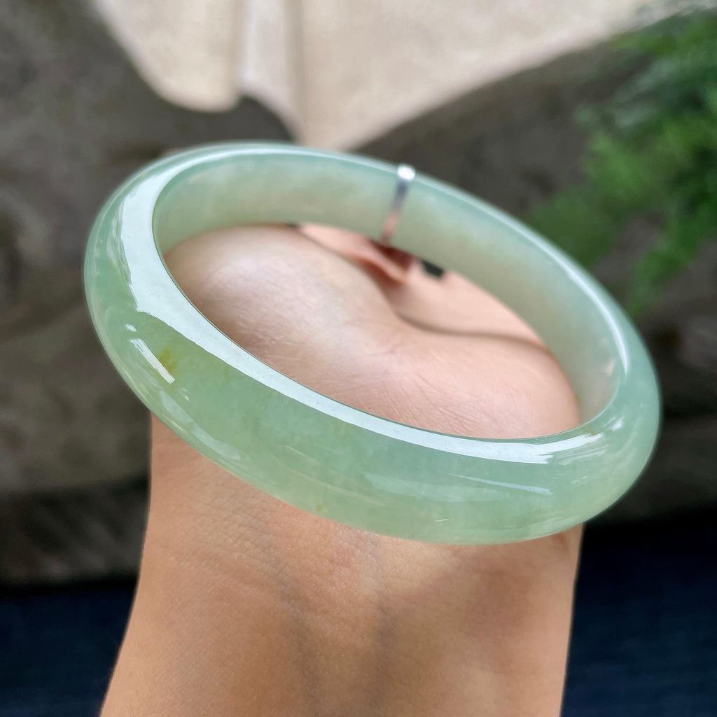 大圈口   细糯种晴底飘黄翡正圈平安镯62.2圈   天然缅甸A货翡翠（yc358880）